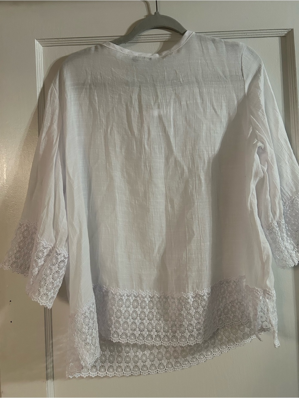 Counterparts White Lightweight Lace-Trim Blouse